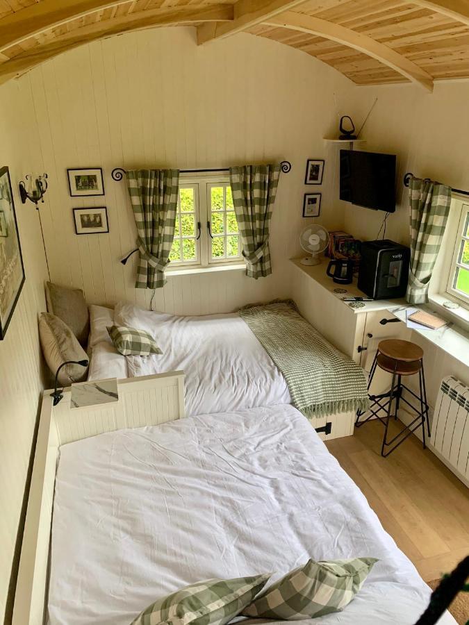 Beautiful Shepherd'S Hut - Lois Weedon เวสตัน ภายนอก รูปภาพ
