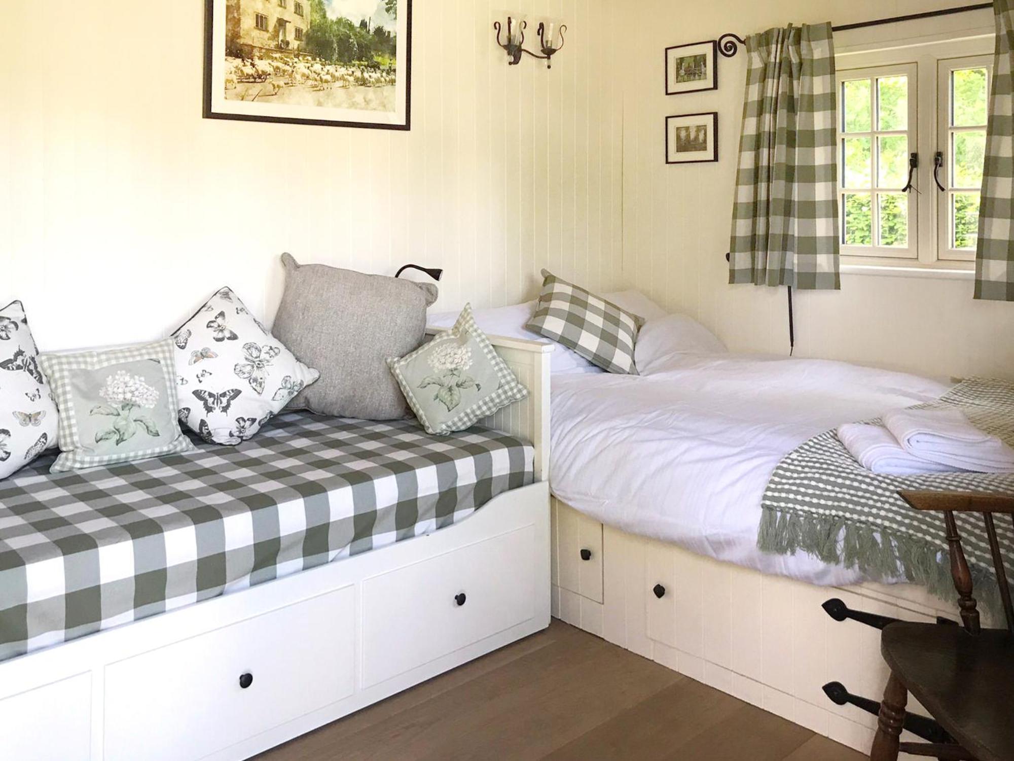 Beautiful Shepherd'S Hut - Lois Weedon เวสตัน ภายนอก รูปภาพ