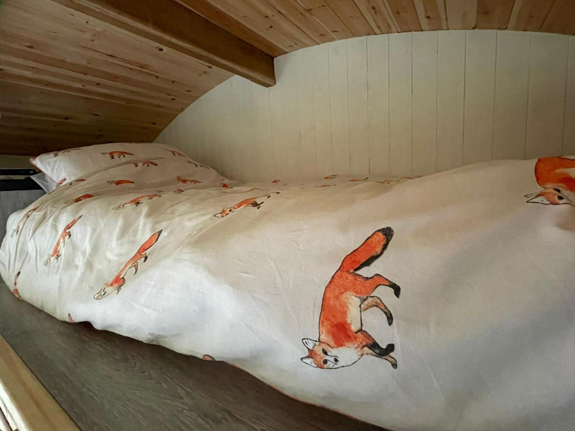 Beautiful Shepherd'S Hut - Lois Weedon เวสตัน ภายนอก รูปภาพ